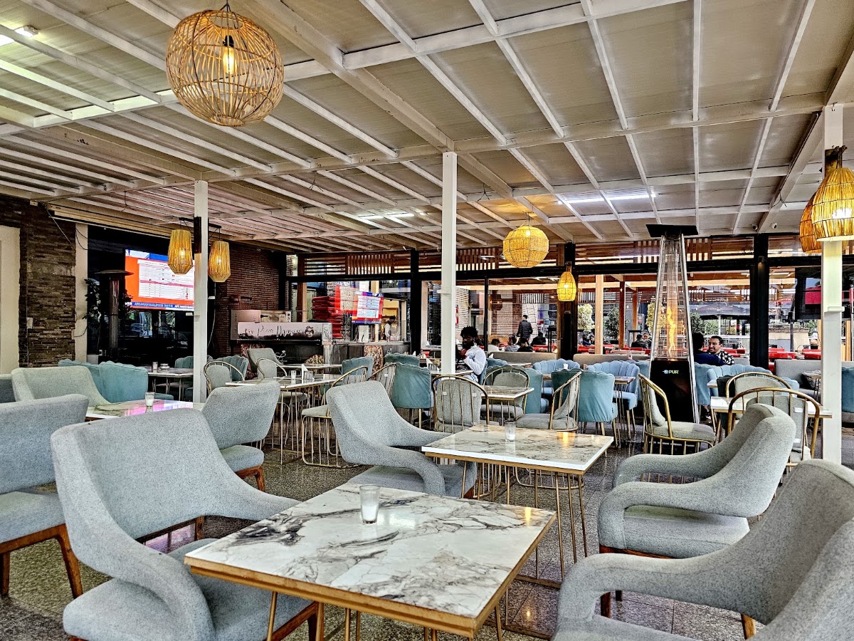 Victor Café Menara Mall